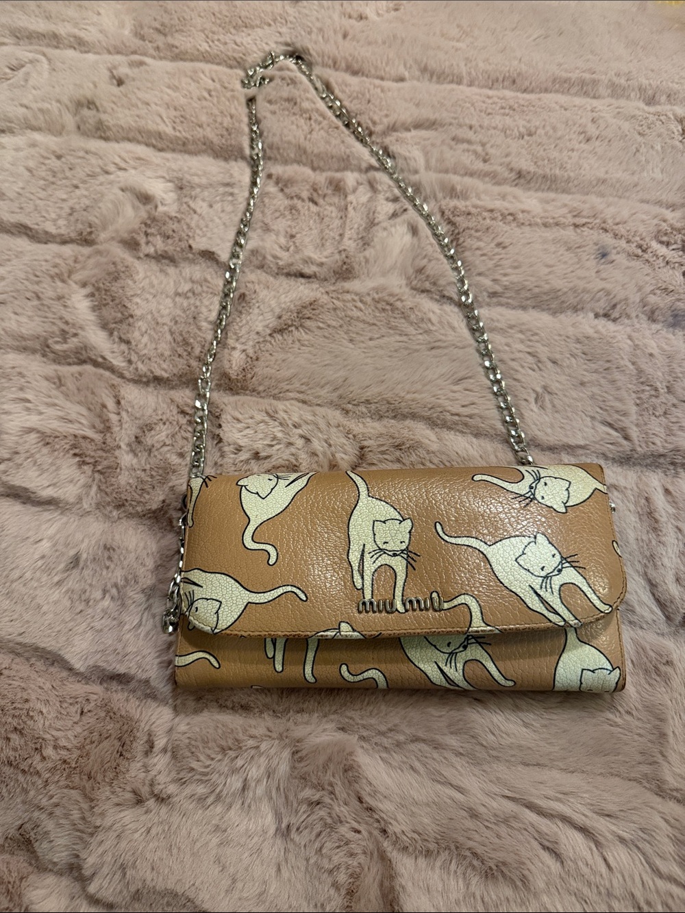 Miu Miu blush Leather Cat-Print Chain Wallet